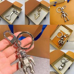 Designer Spaceman Key Ring Letter High Quality Metal Key Chain Accessories Unisex Silver Classic Bottle Opener Robot Pendant Car K287J