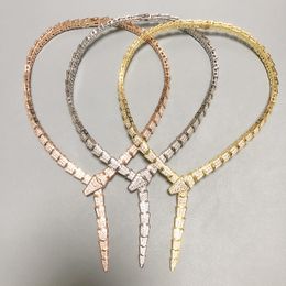 Designer Collection Style Dinner Party Choker Neckhole Necklace Inställningar Full Diamond Plated Gold Color Snake Serpent Snakelike breda halsband