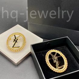 Luxury Women Men Designer Brand Letter Brooches 18K Gold Plated Inlay Crystal Rhinestone Jewellery Brooch Charm Pearl Pin Marry Christmas Party Gift Accessorie8688