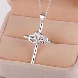 Pendant Necklaces Fashion Charm Creative Rhinestone Heart Cross Necklace Women Jewelry Gift Accessories Choker Pendants
