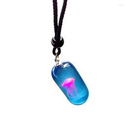 Pendant Necklaces Luminous Jellyfish Necklace Glow In The Dark Long Adjustable Braided Rope Resin