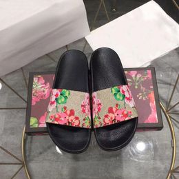 Designer Slides Uomo Donna Pantofole Sandali estivi Scivolo da spiaggia Piattaforma piatta Sandali da donna Bagno Scarpe da casa Infradito Pantofola causale a righe 36-48