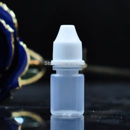 packing bottles 2.5ml pe empty drop bottle 2.5ml childproof and tamper with long thin tip dropper