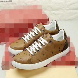 luxury designer shoes casual sneakers breathable Calfskin with floral embellished rubber outsole very nice mkjlyh gm30000000011