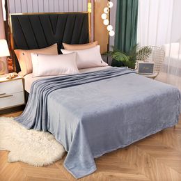 Blankets High Quality Warm Flannel Plain Blanket For Sofa Soft Travel Microfiber Sheep For Bed 14Solid Colours 230320