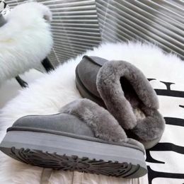 2023 Mini Snow Boot Thick soled slippers Leather Boots Warm Boots Classic 5854 Fashion Women 'S Keep Plush Us4--Us12 Factory Hot