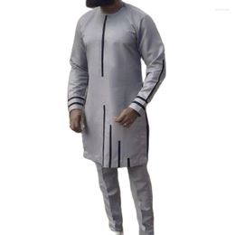 Ethnische Kleidung Schwarze Streifen Patchwork Herrenhemden Silbergrau Feste Hosen Stil Afrikanische Mode Hosensets Benutzerdefinierte Männliche Nigerianer