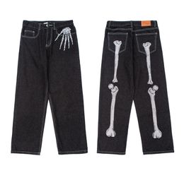Jeans da uomo Retro Skull Hand Bone Embroidery Washed Mens Pants Y2K Straight Casual Oversize Denim Pantaloni larghi Streetwear Pantalones 230320
