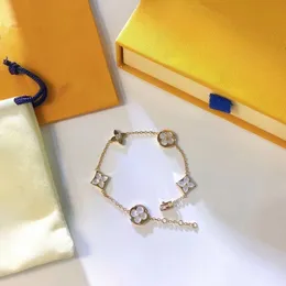 Дизайнерский браслет для женщин дизайнер кораллового браслета для женщин подковообразная пряжка модный элегантный ряд бусин вечеринки шарм шарм подарок оптом