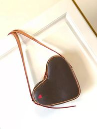 Mirror Wallets Hh Boite Chapeau Souple Womens Designer Mini Bags Red Heart Shape Bag Coin Purse Luxurious Shoulder Cross Body Small Handbag Pouch