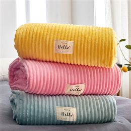 Blankets Magic Single Soft Blanket for Beds Yellow Color Soft Warm Square Flannel Blanket Thickness Throw Blanket 230320