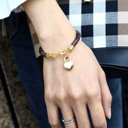 Gioielli con braccialetto con ciondolo a forma di cuore in oro dal design classico in pelle per regalo
