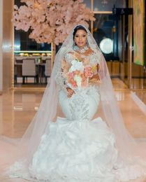 2023 Arabiska aso ebi vita sjöjungfru bröllopsklänningar med avtagbar tåg Gillter pärlstav kristaller illusion långärmad brudklänningar 0516