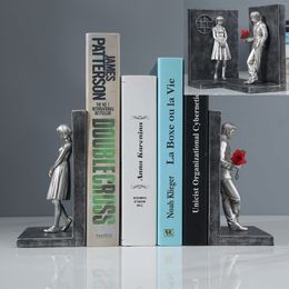 Decorative Objects Figurines Bookends Book Holder Banksy Sculpture Home Decoration Bookshelf Decor Living Room Library Office Display 230321