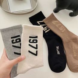 Designer new 2023 Mens Womens Socks Classic ess Letter Cotton Sock Fashion Brand Comfortable Sport Movement Stocking socks