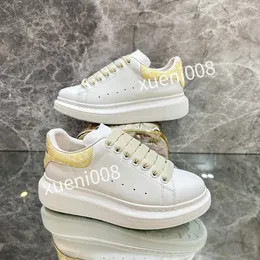 2023Women Classic Designers Casual Shoes Technology Trainers Mens Womens Luxury Pairs Outdoor Platform Trainer Slides Sneakers