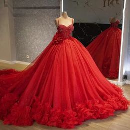 Red Glitter Ball Suknia Quinceanera Sukienki 2023 Frezowanie marszczyków kwiatowe suknie balowe Sweet 15 Sukienka maskarady J0321
