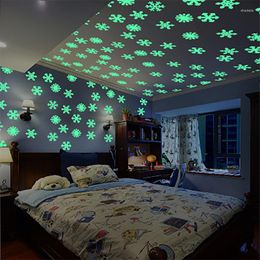 Wall Stickers Colourful Fluorescent Sticker 3D Luminous Snowflake Home Kindergarten Window Decoration Kids Rooms Decor