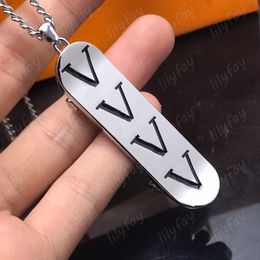 Designer Jewelry Fashion Street Trend Titanium Steel Skateboard Pendant Necklace Gift Luxury Brand V Letters Love Necklaces 925 Silver Top