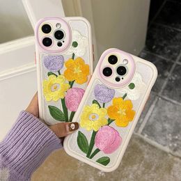 Korea Cute Embroidery Tulip Flowers Phone Case For iPhone 14 13 12 11 Pro Max 14 Pro Lovely White Soft Shockproof Silicone Cover