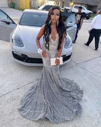 2023 Sexy Long Sparkly Prom Dresses Jewel Neck Illusion Luxury Silver Crystals Diamond Sequined Lace Mermaid Black Girl Evening Formal Gowns Grey Vestidos De Feast
