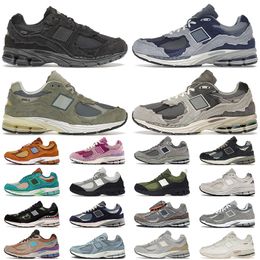 2002R men women running shoes luxury casual shoes Protection Pack Phantom Pink Rain Cloud Mirage Grey Dark Navy Light Blue mens trainers outdoor sport sneakers