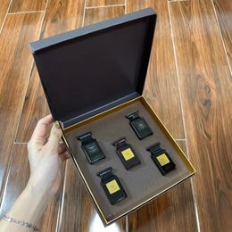 Man Perfume Gift Set Fragrance Oud Wood Tobacco Oud 5 Bottles Male Perfumes Spray EDP EAU De Parfum Highest Quality Copy Clone Designer Parfum