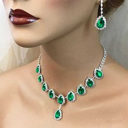 Pendant Necklaces 2023 New Green Crystal High Quality Necklace Bridal Wedding Shining Accessories European and American Style Personality Jewelry Z0321