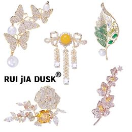 Pendant RUI JIA DUSK Fashion Wedding Brooch Luxury Handmade Diamond Pearl Premium Ladies Banquet Business Jewellery Gifts 230321