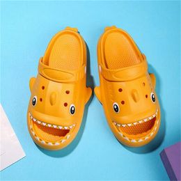 Fashion kids Shoes Cartoon Slipper Sandals Children Slides Foam Slippers Boy Gril Beach Sandals Shoe Toddler Christmas Runner Black White Green Summer Slippers