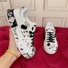 Designer Shoes Sneakers Fashion Casual Shoe Classics Women Espadrilles Flat Canvas And Real Lambskin Loafers Two Tone Cap Toe mkjkm rh4000001