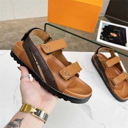 Summer popular Women's sandals 2023 Louiseity fashion luxury brand business work leisure travel letter logo Women's high heels Men's flat shoes Viutonity 05-04