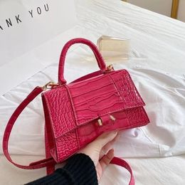 2023 Hot Lady shopping Bags Fashion Handbags Women Totes Shoulder Cross Body Half Moon Luxury Genuine Leather Classic Retro Purse wallets handle square Rose red