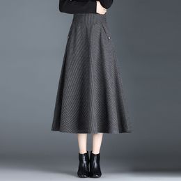 Skirts Thousand bird check skirt for women in winter woolen medium length large swing thickened umbrella 230322