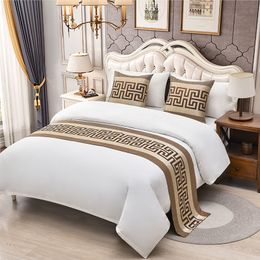 Table Runner Jacquard Bed Runner Scarf Luxury Microfiber Bedding Protector Slipcover Comfort Bedroom Guestroom el Wedding Room Decor 230322