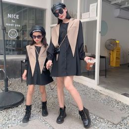 Family Matching Outfits 2023 Mom And Daughter Autumn Dress Elegant Women s Suits Little Girl Outfit Mummy Me Dresses Parent Child Pair Look Clothes 230323