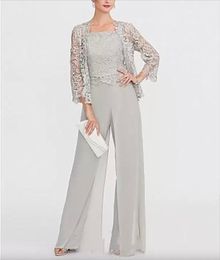 Elegant Chiffon Mother of the Bride Pants Suit med kort spetsjacka billiga bröllopsgästklänningar Kvinnor strandland formell fest slitage