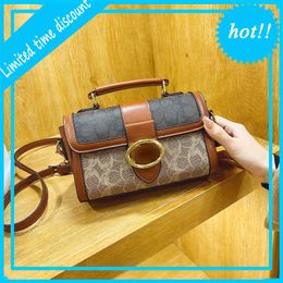 Fashion Luxury Designer Bag Old Flower Carriage Crossbody Bag 2023 New Versatile Handheld Postman Shoulder Live Women's party clutch purses