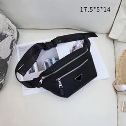 Luxury Designer Packs Bum Bag Women Men Triangle Bumbags Fashion Body Shoulder Waist Bags Temperament P Bum Cross Fanny Pack HQP30259C