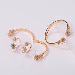 Bangle Luxury Exquisite Open Bracelet Ring Set Shell Flower Pendant Women Rose Gold Plated Cuff Jewellery For Holiday Gift