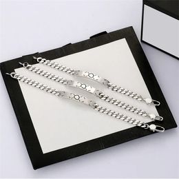 Luxuriöses klassisches Bettelarmband Silber G Accessoire Armband Herren- und Damenschädelarmband Weihnachtsgeschenk