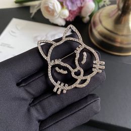 Designer Academy Badge Brooch Brand Unisex Logo Animal Brooch Fashion Vintage Diamond Brooch Wedding Party Gift Lapel Pin Family Couple Luxury Love Gift With Box