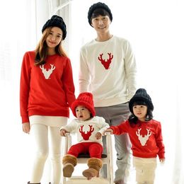 Family Matching Outfits Christmas Clothes 100 Cotton T shirt Mother Father Baby CE120 230323
