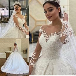 Vintage Long Sleeve Lace Ball -Kleid Brautkleider Dubai Arabisch purer Hals Rückenless Appliken Brautkleider Luxusrobe de Mariage BC11371