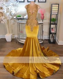 Sexy Golden Mermaid Prom Dresses For Black Girls Velvet 2023 Sheer Neck Beads Crystal Plus Size Formal Birthday Party Gowns