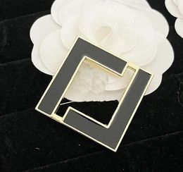23ss Fashion Brand Letter Designer Brooches High Letters Women Men Crystal Pearl Pin Wedding Party Metal Jewerlry Accessories Gift with Figure Stamp