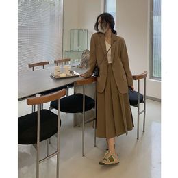 Two Piece Dres Spring Autumn Retro 2 Sets Female Solid Colour Blazer Jackets High Waist Pleated Skirts Ladies Suits D240 230324