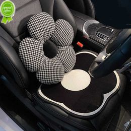 New Classic Black White Flower Shape Short Plush Universal Car Seat Cushion Winter Mats Cold Seasons Auto Seat Cover Car Accessories