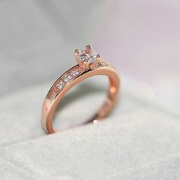 Band Rings ZHOUYANG Ring For Women Classic Style 4 Claws Cubic Zirconia Rose Gold Color Wedding Engagement Gift Fashion Jewelry R592 R682 AA230323