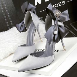 slippers 2023 New Bow-knot Women Pumps Designer Shoes High Heels Sandals Women Satin Stiletto Heels Sexy Pearl Wedding Shoes Plus Size 43